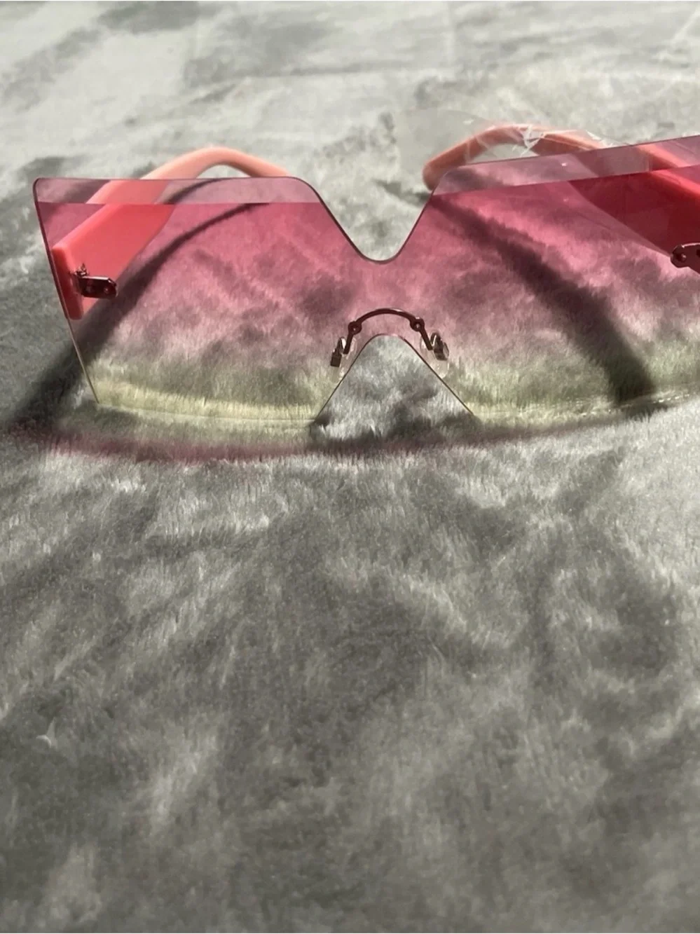 Women's Pink Gradient Rimless Sunglasses - Fashion Accessory